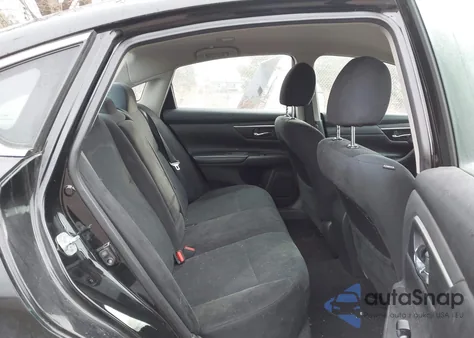 2015 Nissan Altima 2.5 S z USA, uszkodzony, nr VIN 1N4AL3AP5FC567911